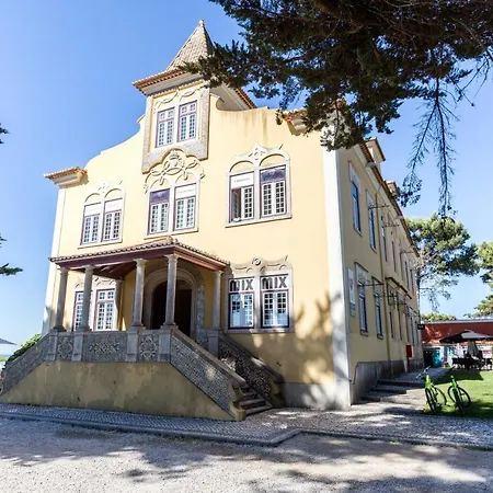 Spacious Modern In Costa Da Guia Апартаменты